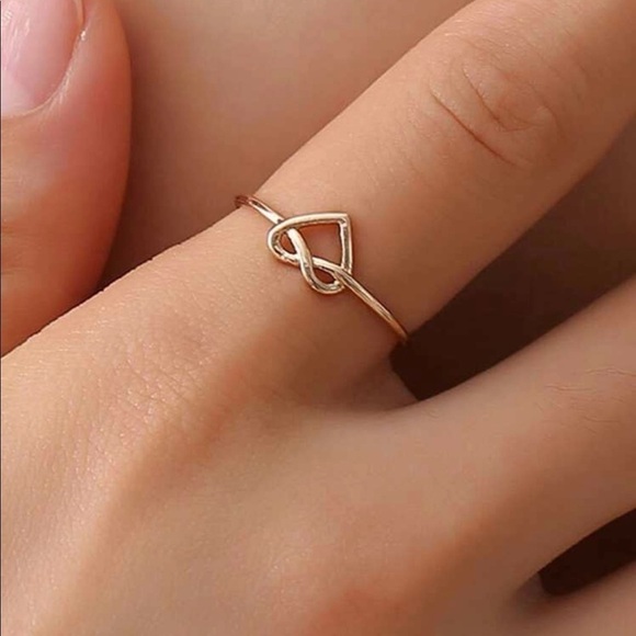 𝅺gold 1pc Twist Heart Ring - Picture 1 of 2